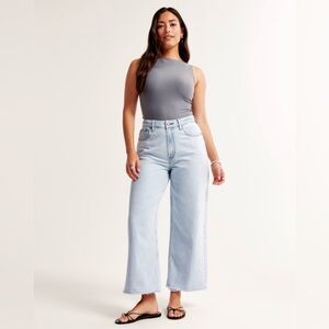 Abercrombie & Fitch Cropped Wide Leg Denim 31